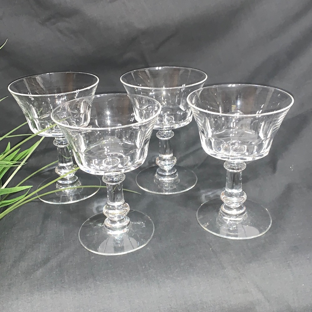 Dolly Madison by Fostoria champagne coupe / sherbet glasses